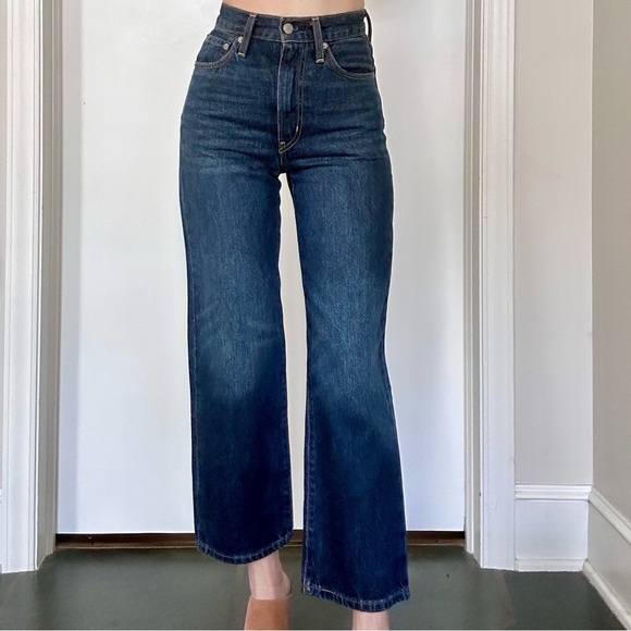 Levi's WellThread Ribcage Wide Leg Cropped Jeans - Picture 2 of 16